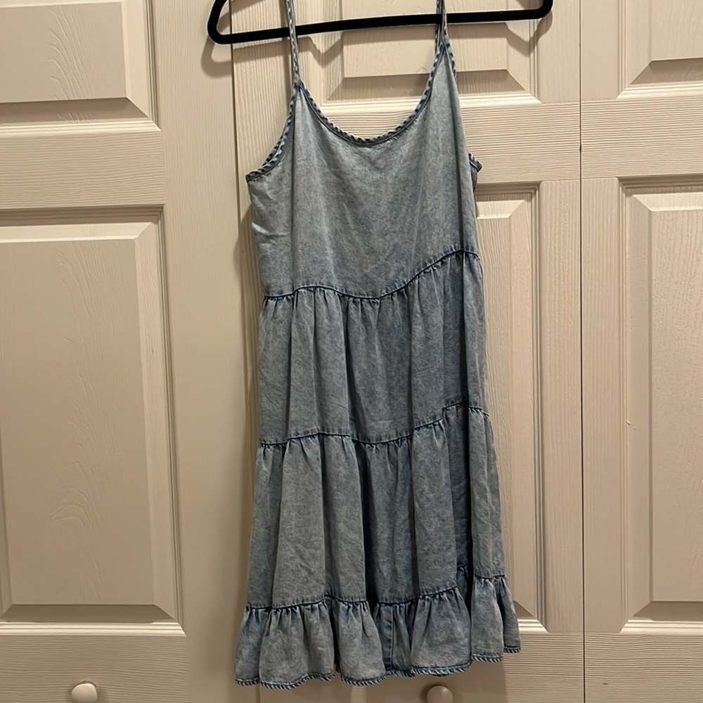 Chambray dress size L NWT